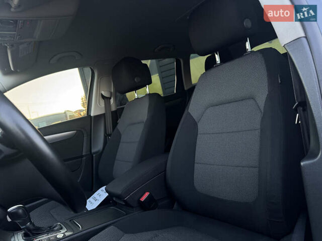 Серый Фольксваген Пассат, объемом двигателя 1.6 л и пробегом 229 тыс. км за 10999 $, фото 46 на Automoto.ua