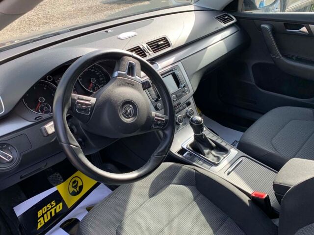 Сірий Фольксваген Пассат, об'ємом двигуна 2 л та пробігом 200 тис. км за 11899 $, фото 9 на Automoto.ua