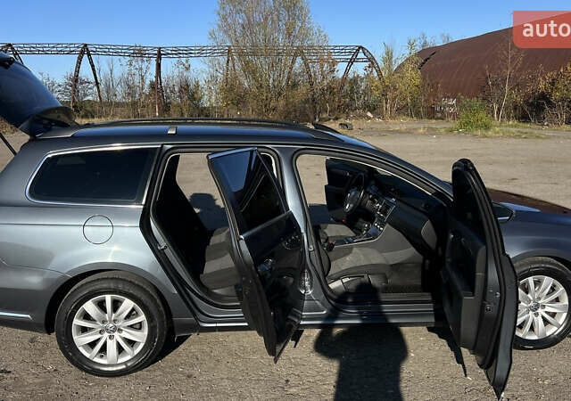 Серый Фольксваген Пассат, объемом двигателя 1.6 л и пробегом 237 тыс. км за 9900 $, фото 22 на Automoto.ua