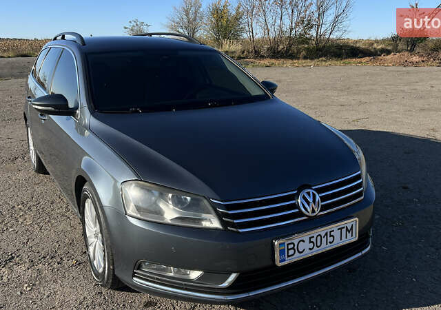 Серый Фольксваген Пассат, объемом двигателя 1.6 л и пробегом 237 тыс. км за 9900 $, фото 1 на Automoto.ua