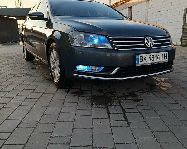Серый Фольксваген Пассат, объемом двигателя 1.6 л и пробегом 218 тыс. км за 11500 $, фото 11 на Automoto.ua