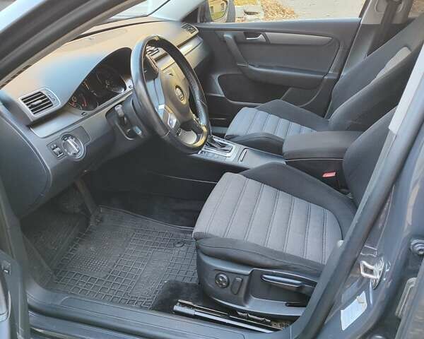 Серый Фольксваген Пассат, объемом двигателя 2 л и пробегом 248 тыс. км за 10990 $, фото 6 на Automoto.ua