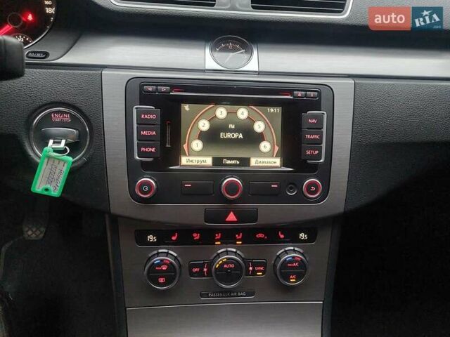 Сірий Фольксваген Пассат, об'ємом двигуна 2 л та пробігом 218 тис. км за 10999 $, фото 33 на Automoto.ua