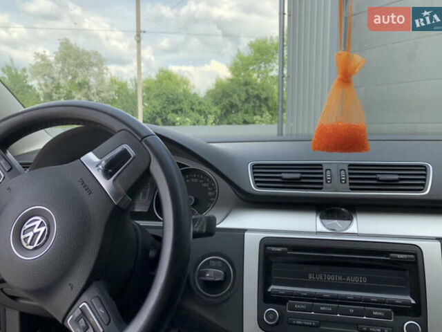 Серый Фольксваген Пассат, объемом двигателя 1.6 л и пробегом 270 тыс. км за 9999 $, фото 9 на Automoto.ua