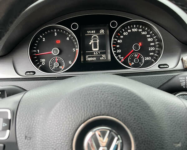 Серый Фольксваген Пассат, объемом двигателя 1.6 л и пробегом 240 тыс. км за 9300 $, фото 9 на Automoto.ua