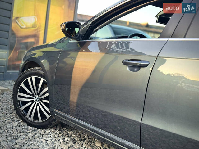 Серый Фольксваген Пассат, объемом двигателя 1.6 л и пробегом 229 тыс. км за 10999 $, фото 19 на Automoto.ua