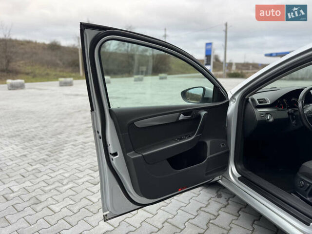 Серый Фольксваген Пассат, объемом двигателя 1.6 л и пробегом 207 тыс. км за 10500 $, фото 16 на Automoto.ua