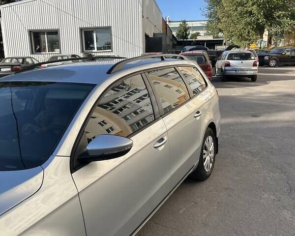 Серый Фольксваген Пассат, объемом двигателя 1.97 л и пробегом 298 тыс. км за 10200 $, фото 4 на Automoto.ua