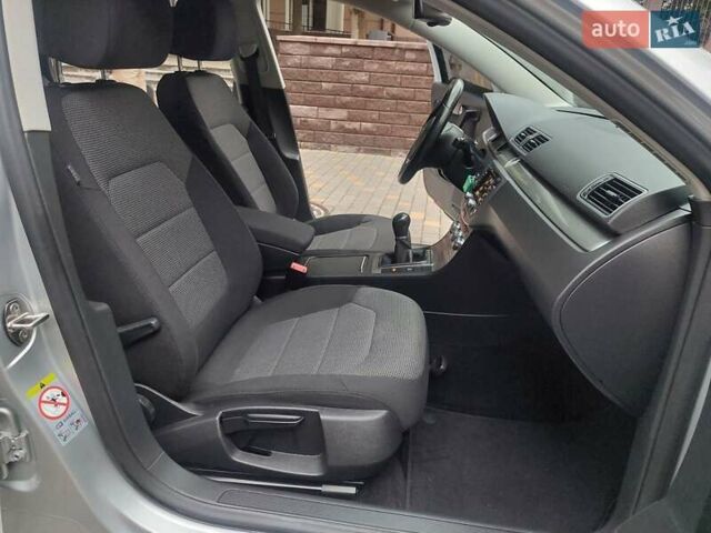 Сірий Фольксваген Пассат, об'ємом двигуна 2 л та пробігом 218 тис. км за 10999 $, фото 57 на Automoto.ua