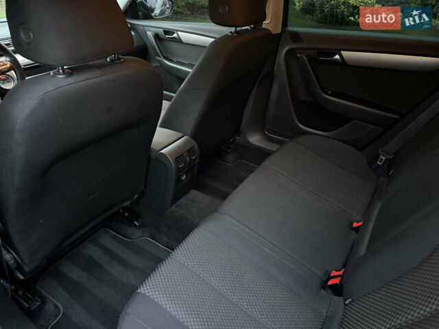 Серый Фольксваген Пассат, объемом двигателя 1.6 л и пробегом 301 тыс. км за 10200 $, фото 13 на Automoto.ua