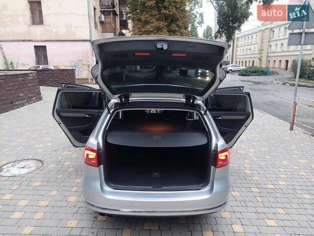 Сірий Фольксваген Пассат, об'ємом двигуна 2 л та пробігом 218 тис. км за 10999 $, фото 53 на Automoto.ua