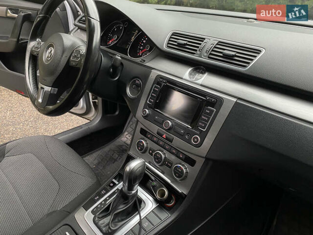 Серый Фольксваген Пассат, объемом двигателя 1.97 л и пробегом 300 тыс. км за 10850 $, фото 17 на Automoto.ua