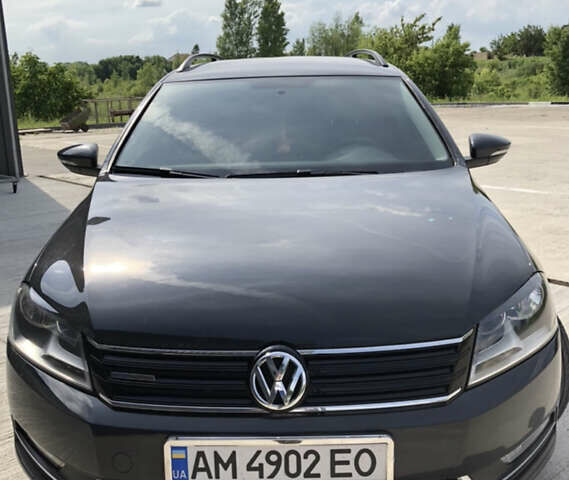 Серый Фольксваген Пассат, объемом двигателя 1.6 л и пробегом 270 тыс. км за 9999 $, фото 1 на Automoto.ua