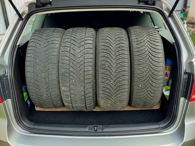 Серый Фольксваген Пассат, объемом двигателя 2 л и пробегом 260 тыс. км за 12500 $, фото 5 на Automoto.ua