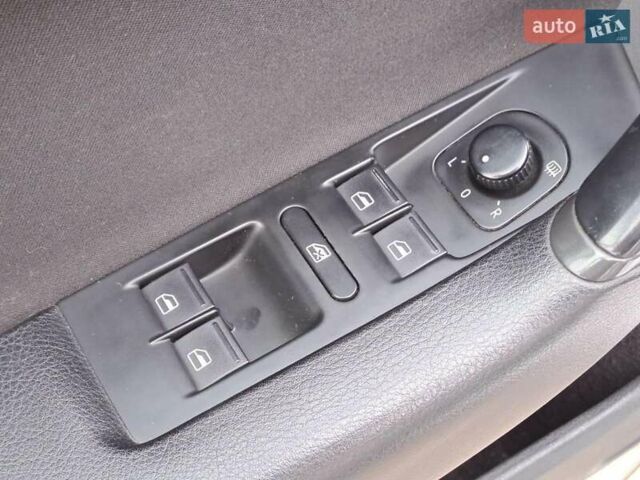 Сірий Фольксваген Пассат, об'ємом двигуна 2 л та пробігом 274 тис. км за 10440 $, фото 11 на Automoto.ua