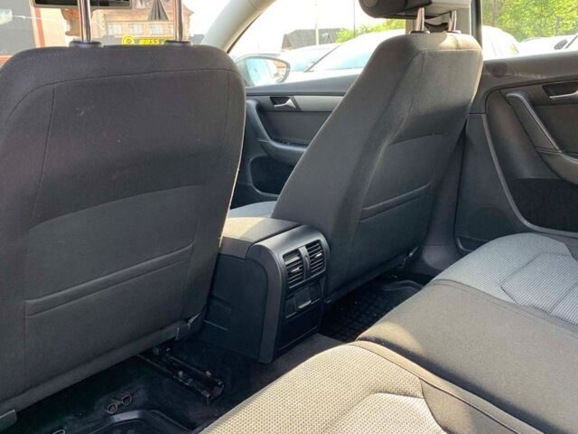 Сірий Фольксваген Пассат, об'ємом двигуна 2 л та пробігом 200 тис. км за 11899 $, фото 16 на Automoto.ua