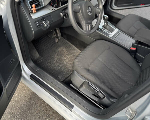 Сірий Фольксваген Пассат, об'ємом двигуна 1.97 л та пробігом 256 тис. км за 9950 $, фото 14 на Automoto.ua