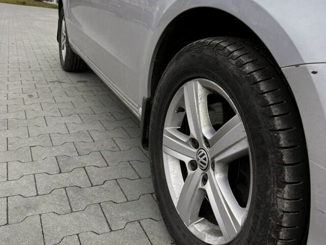 Серый Фольксваген Пассат, объемом двигателя 2 л и пробегом 239 тыс. км за 10300 $, фото 6 на Automoto.ua