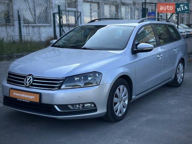 Сірий Фольксваген Пассат, об'ємом двигуна 2 л та пробігом 226 тис. км за 12800 $, фото 1 на Automoto.ua