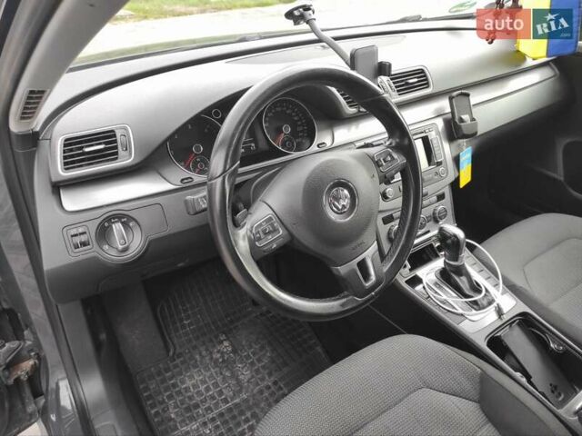 Серый Фольксваген Пассат, объемом двигателя 2 л и пробегом 320 тыс. км за 12500 $, фото 31 на Automoto.ua