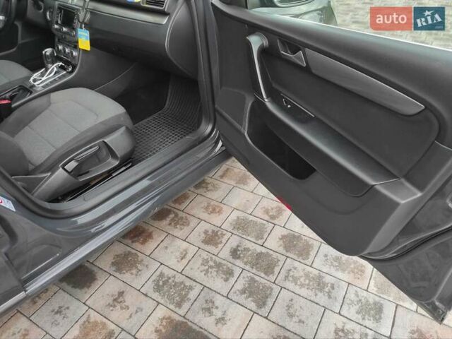 Серый Фольксваген Пассат, объемом двигателя 2 л и пробегом 320 тыс. км за 12500 $, фото 24 на Automoto.ua