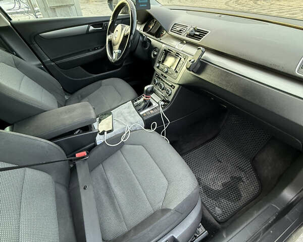 Сірий Фольксваген Пассат, об'ємом двигуна 1.97 л та пробігом 357 тис. км за 11800 $, фото 5 на Automoto.ua