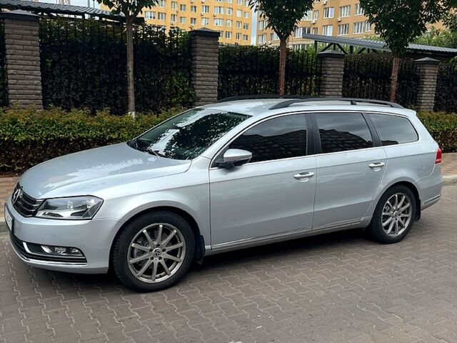 Серый Фольксваген Пассат, объемом двигателя 2 л и пробегом 256 тыс. км за 10900 $, фото 1 на Automoto.ua