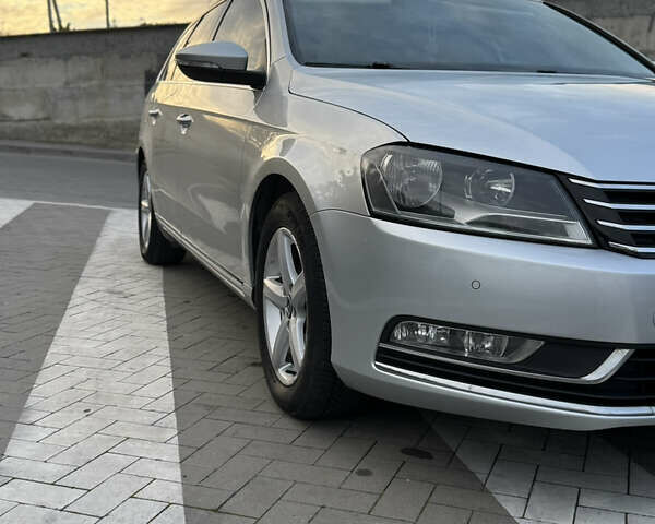 Сірий Фольксваген Пассат, об'ємом двигуна 1.6 л та пробігом 323 тис. км за 10800 $, фото 12 на Automoto.ua