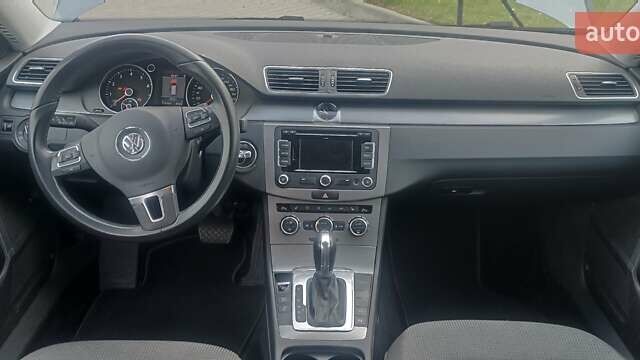 Серый Фольксваген Пассат, объемом двигателя 1.4 л и пробегом 177 тыс. км за 14165 $, фото 11 на Automoto.ua