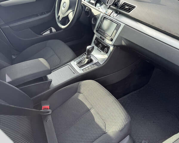 Сірий Фольксваген Пассат, об'ємом двигуна 1.97 л та пробігом 256 тис. км за 9950 $, фото 12 на Automoto.ua