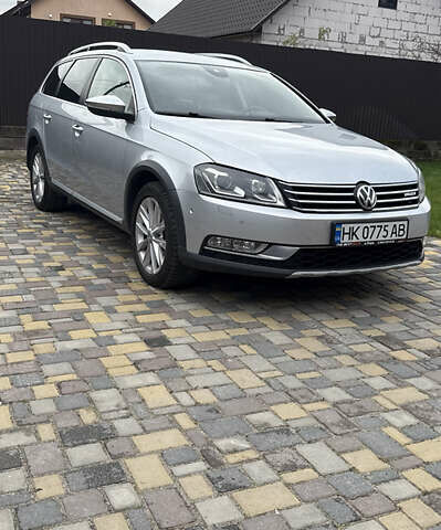 Фольксваген Пассат 2013 в Дубровице на Automoto.ua Серый Фольксваген Пассат, объемом двигателя 1.97 л и пробегом 332 тыс. км за 10500 $, фото 1 на Automoto.ua