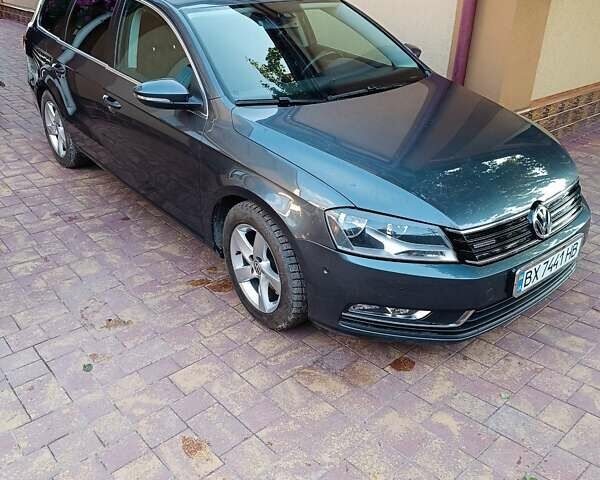 Серый Фольксваген Пассат, объемом двигателя 1.6 л и пробегом 220 тыс. км за 12800 $, фото 4 на Automoto.ua