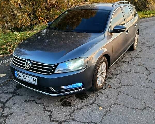 Серый Фольксваген Пассат, объемом двигателя 1.6 л и пробегом 218 тыс. км за 11500 $, фото 16 на Automoto.ua