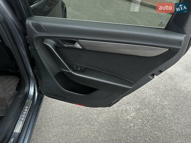 Серый Фольксваген Пассат, объемом двигателя 2 л и пробегом 256 тыс. км за 10999 $, фото 23 на Automoto.ua