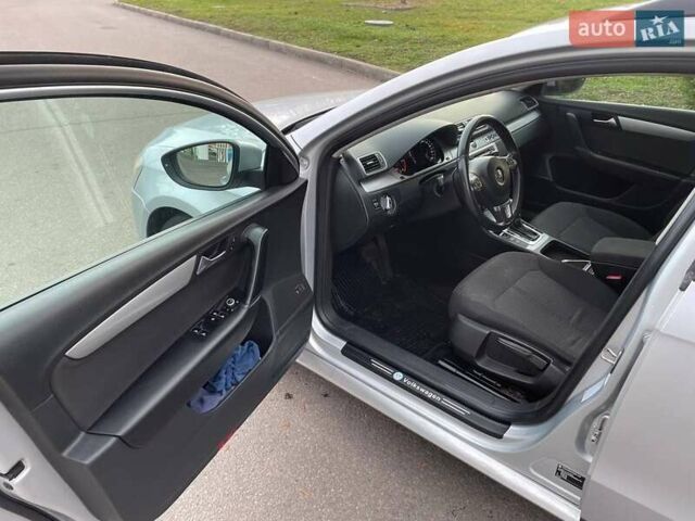 Серый Фольксваген Пассат, объемом двигателя 2 л и пробегом 300 тыс. км за 10700 $, фото 14 на Automoto.ua