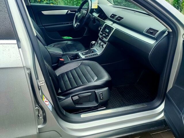 Серый Фольксваген Пассат, объемом двигателя 2 л и пробегом 260 тыс. км за 12500 $, фото 4 на Automoto.ua