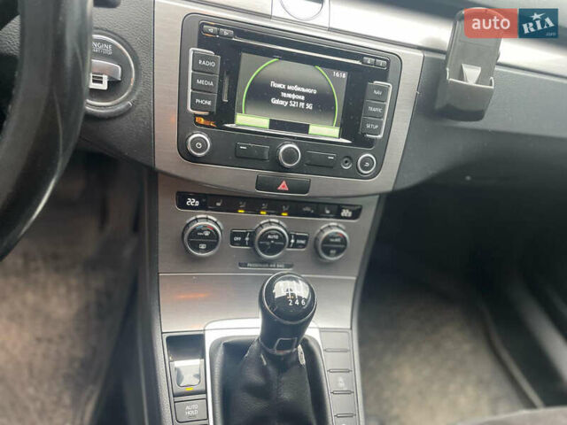 Серый Фольксваген Пассат, объемом двигателя 1.97 л и пробегом 317 тыс. км за 11200 $, фото 6 на Automoto.ua