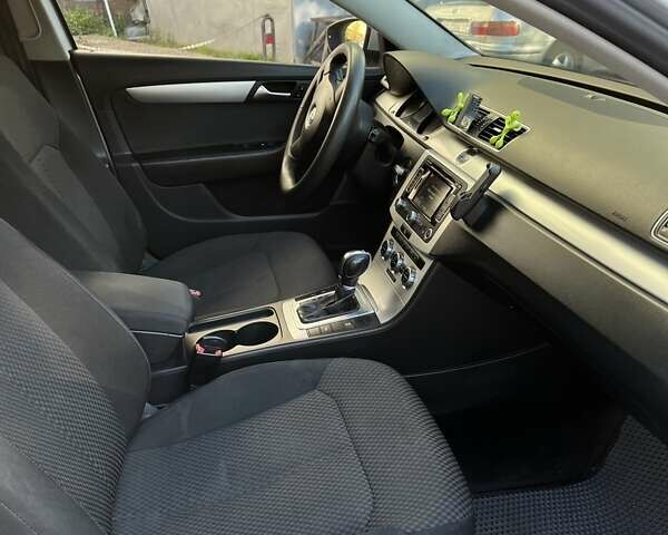 Серый Фольксваген Пассат, объемом двигателя 1.97 л и пробегом 298 тыс. км за 10200 $, фото 22 на Automoto.ua