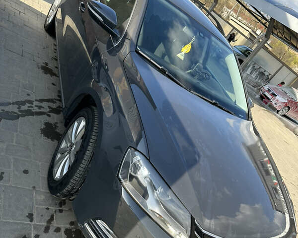 Сірий Фольксваген Пассат, об'ємом двигуна 2 л та пробігом 209 тис. км за 13050 $, фото 42 на Automoto.ua