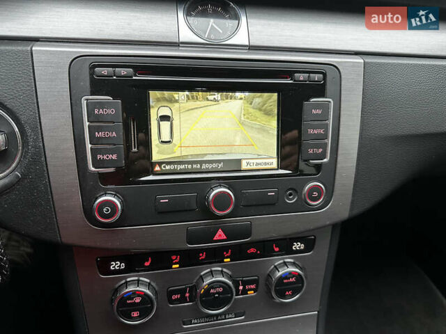 Серый Фольксваген Пассат, объемом двигателя 2 л и пробегом 256 тыс. км за 10999 $, фото 14 на Automoto.ua