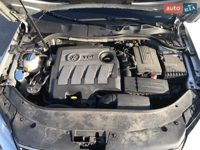 Сірий Фольксваген Пассат, об'ємом двигуна 1.6 л та пробігом 282 тис. км за 7500 $, фото 14 на Automoto.ua