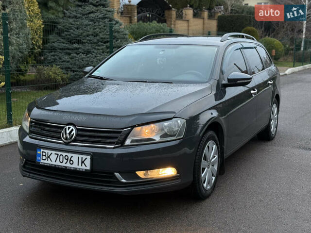 Серый Фольксваген Пассат, объемом двигателя 1.6 л и пробегом 301 тыс. км за 10200 $, фото 7 на Automoto.ua