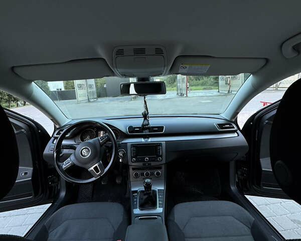 Серый Фольксваген Пассат, объемом двигателя 1.97 л и пробегом 268 тыс. км за 11300 $, фото 6 на Automoto.ua