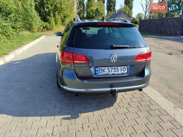 Серый Фольксваген Пассат, объемом двигателя 1.97 л и пробегом 300 тыс. км за 12000 $, фото 1 на Automoto.ua