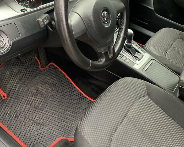 Серый Фольксваген Пассат, объемом двигателя 1.97 л и пробегом 270 тыс. км за 8900 $, фото 9 на Automoto.ua