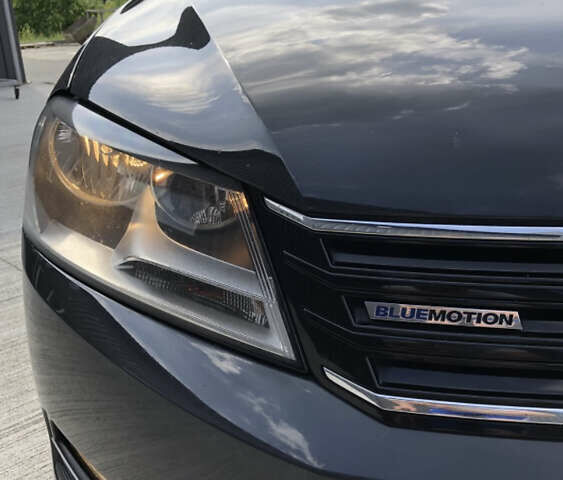 Серый Фольксваген Пассат, объемом двигателя 1.6 л и пробегом 270 тыс. км за 9999 $, фото 6 на Automoto.ua