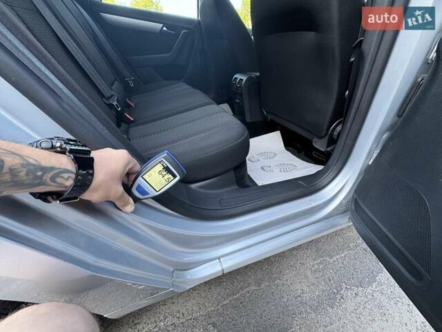 Сірий Фольксваген Пассат, об'ємом двигуна 2 л та пробігом 226 тис. км за 12800 $, фото 139 на Automoto.ua