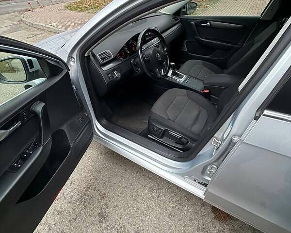 Серый Фольксваген Пассат, объемом двигателя 2 л и пробегом 300 тыс. км за 13500 $, фото 10 на Automoto.ua