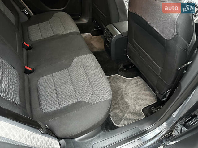 Серый Фольксваген Пассат, объемом двигателя 2 л и пробегом 256 тыс. км за 10999 $, фото 21 на Automoto.ua