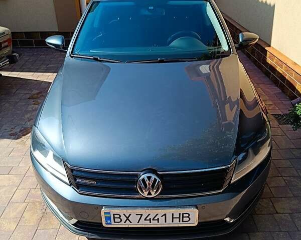 Серый Фольксваген Пассат, объемом двигателя 1.6 л и пробегом 220 тыс. км за 12800 $, фото 2 на Automoto.ua